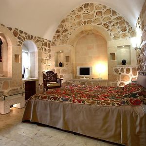Kasr-I Nehroz Hotel